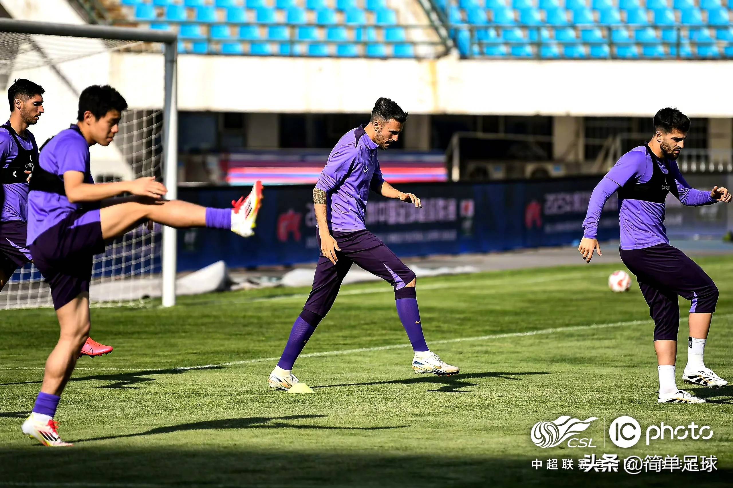 江苏苏宁球员努力奋斗，战胜对手取得胜利的简单介绍