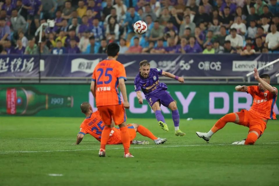 国际足球赛事对决:实力相当激战不停的简单介绍 国际足球赛事对决:实力相当激战不停的简单介绍