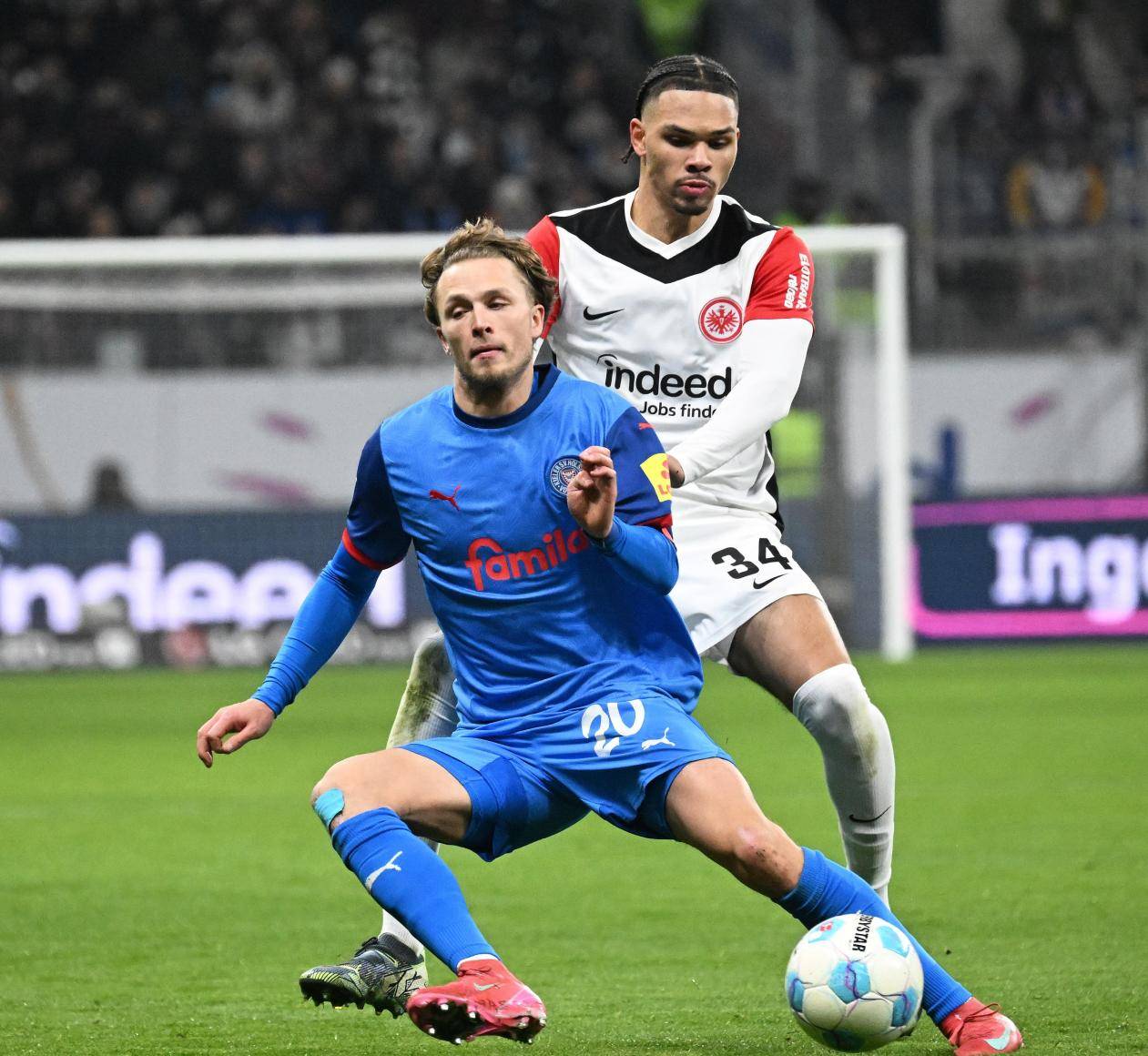 法兰克福主场大胜,踏入连胜行列 法兰克福主场大胜,踏入连胜行列