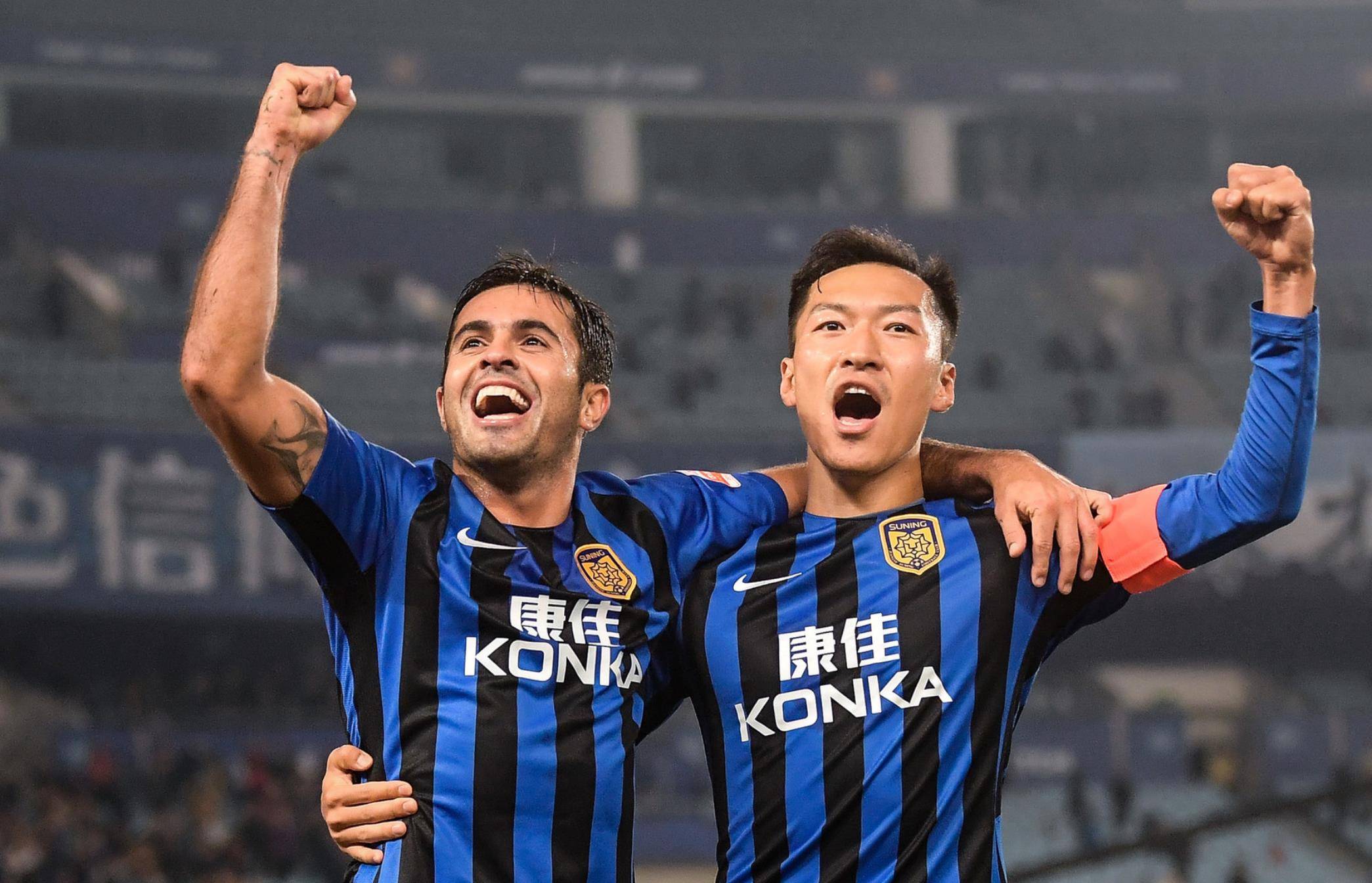 江苏苏宁对阵青岛黄海，双方对决角逐激烈的简单介绍