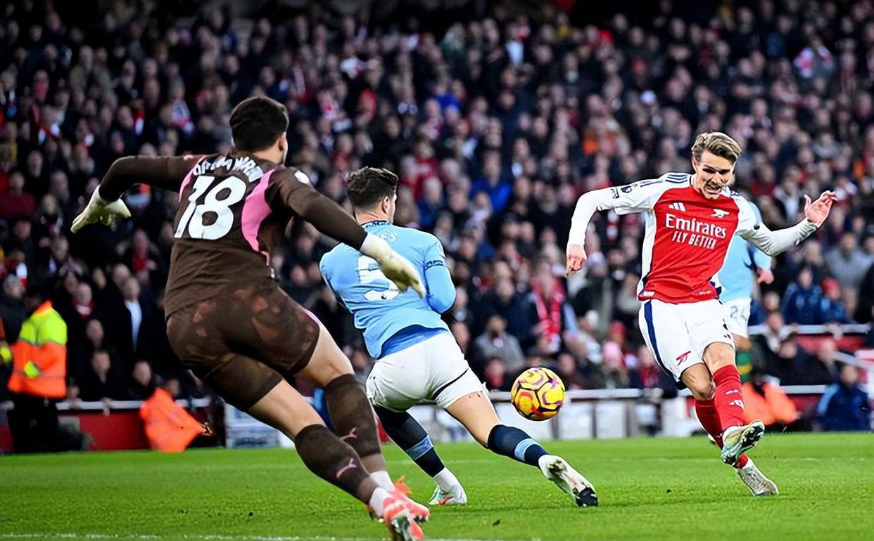 关于红豹队士气高涨，主场大胜对手领先积分榜的信息