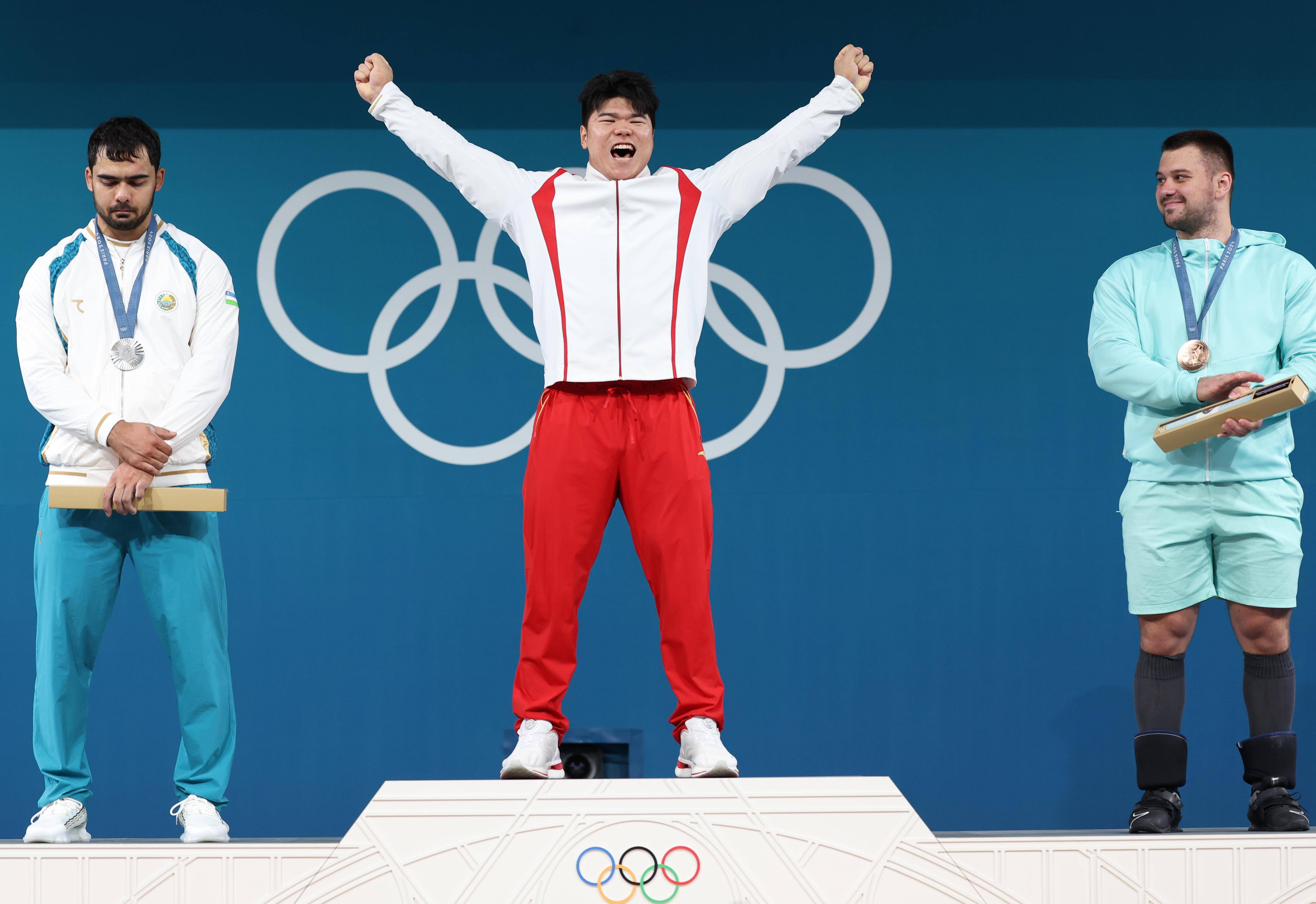 运动员纷纷登上领奖台,震撼现场 运动员纷纷登上领奖台,震撼现场