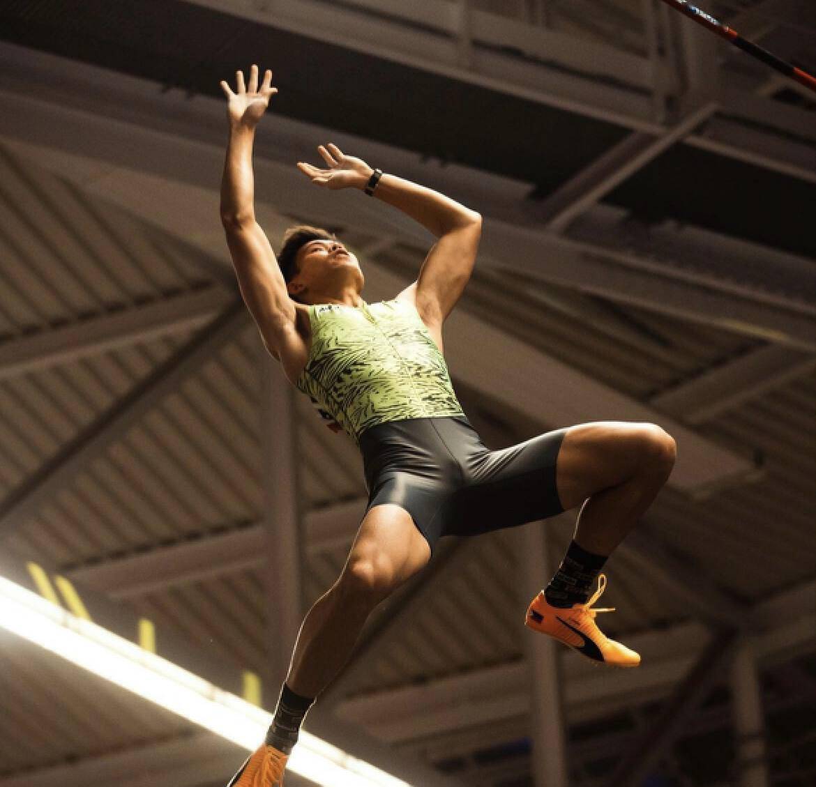 意大利运动员喜获银牌,表现抢眼 意大利运动员喜获银牌,表现抢眼