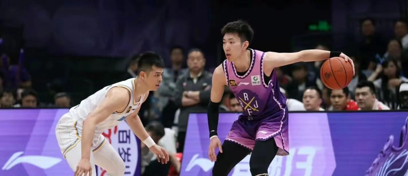 包含山东队硬战不敌天津男篮，积分悲情排名倒数的词条