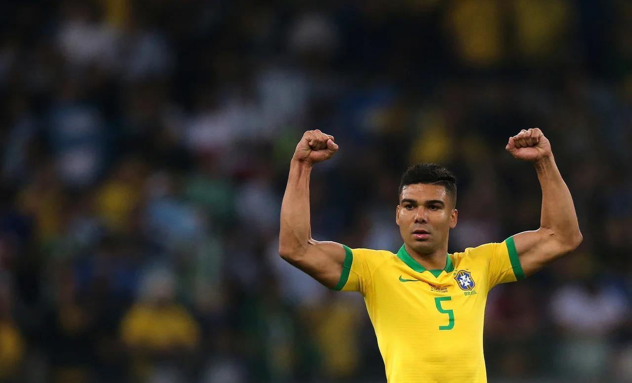 巴西队实力雄厚，获得半决赛资格