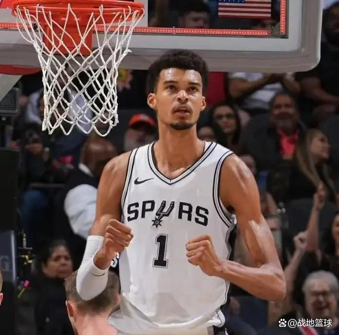 马刺遭遇爵士逆转失去胜利 马刺遭遇爵士逆转失去胜利