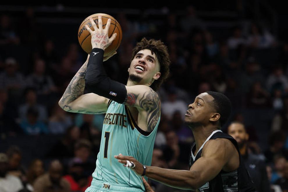 黄蜂再胜老鹰，拉梅洛-鲍尔疯狂表现的简单介绍