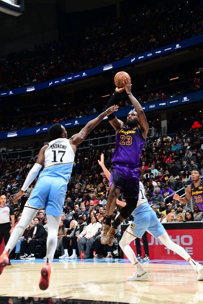 开拓者客场负于湖人,遭遇连败 开拓者客场负于湖人,遭遇连败